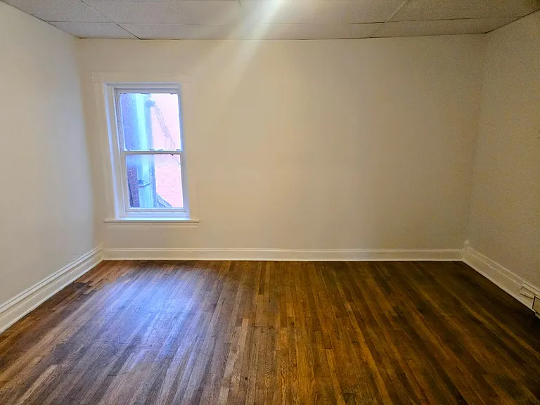 104 N 8th St — Photo 5