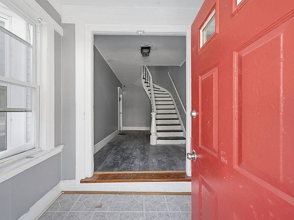 3rd image of 118 Bartlett St
