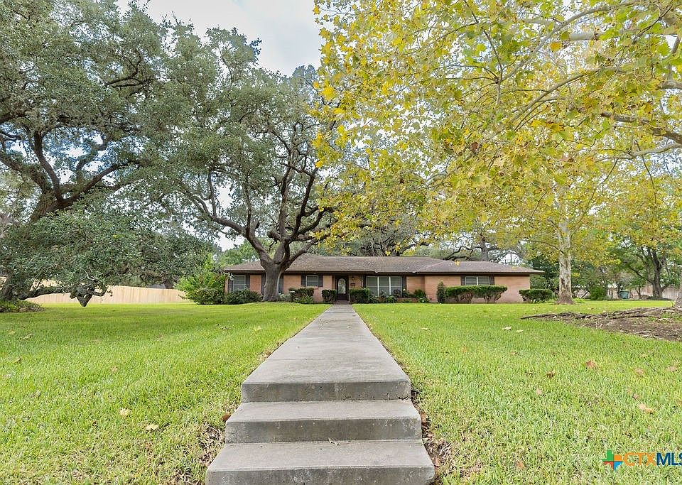 1st image of 1209 Moss Ln