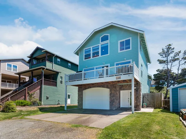 1660 NW 38th St, Lincoln City, OR 97367
