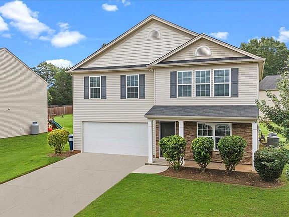 3rd image of 111 Hickory Knob Ln