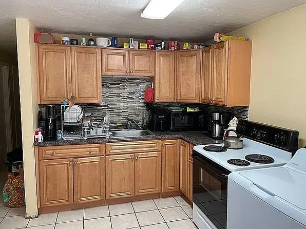 819 Westminster Hill Rd, Fitchburg, MA