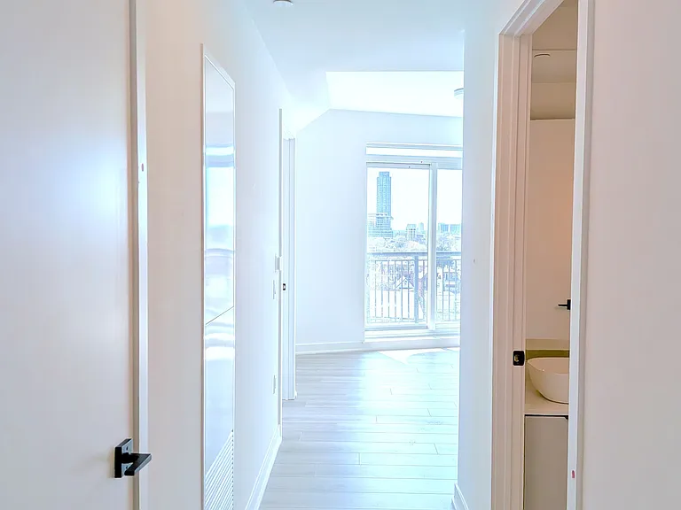 1185 Dupont St #529 — Photo 5