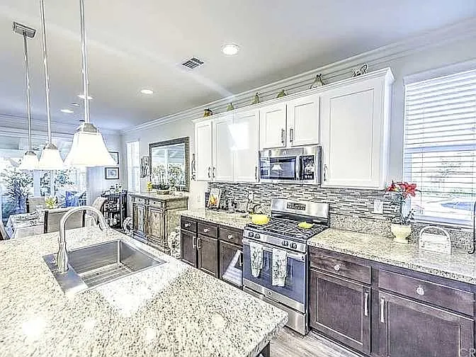 4 bed, 2157 sqft, $1,100 — Photo 4