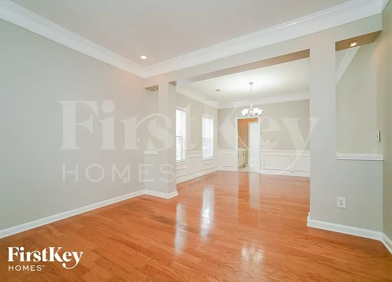 7504 Cole Ln — Photo 3
