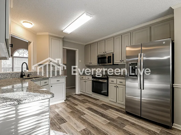 67 White Oak Dr SE — Photo 4