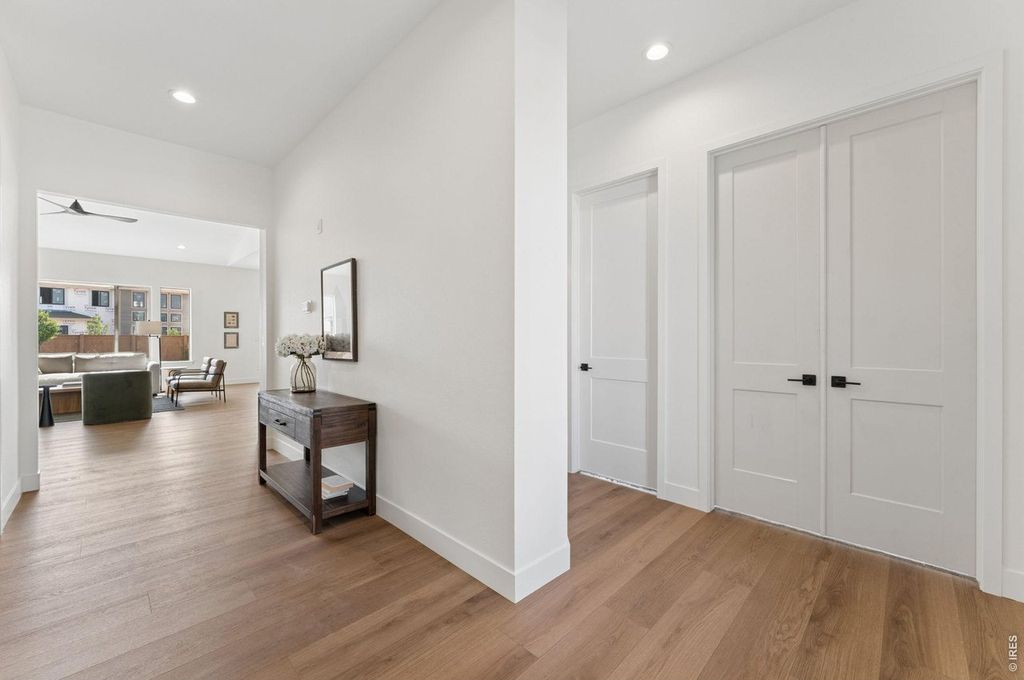 23 Snowcap Dr