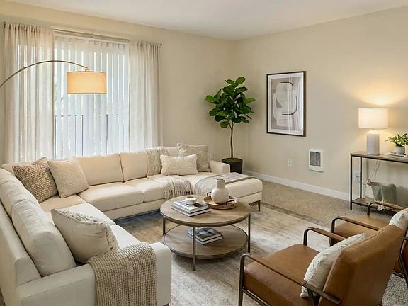 3rd image of 10480 SW Eastridge St APT 105