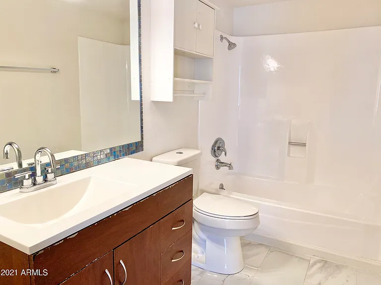 8529 E Portland St — Photo 9