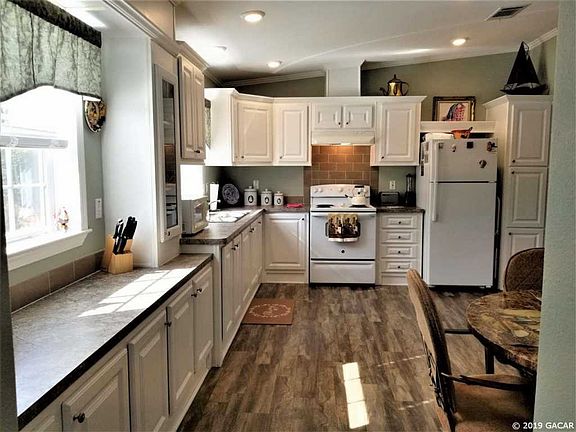 5th image of 11190 NE 62nd Pl