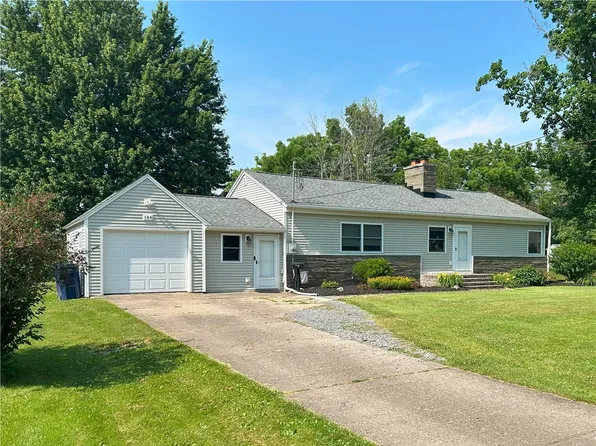 144 W Bayard St, Seneca Falls, NY 13148