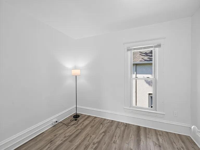 615 Taylor St NE — Photo 4