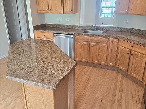 4th image of 3550 Penfield Way