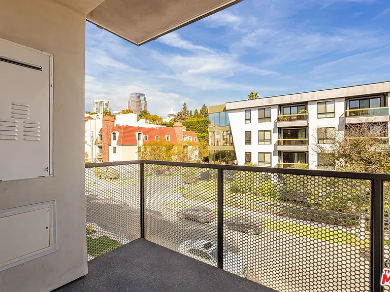 2361 Fox Hills Dr #201 — Photo 20