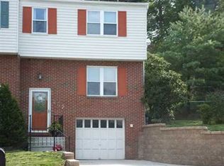 582 Pine Line Dr, Pittsburgh, PA