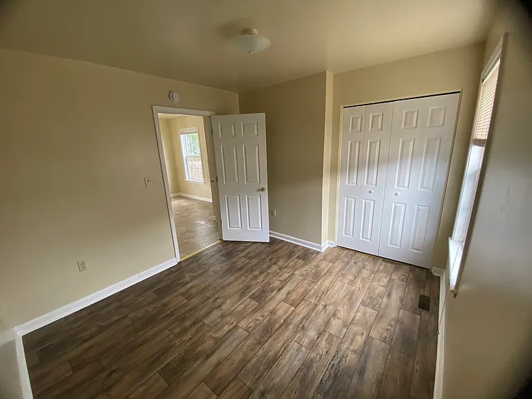 1727 Baird St — Photo 15