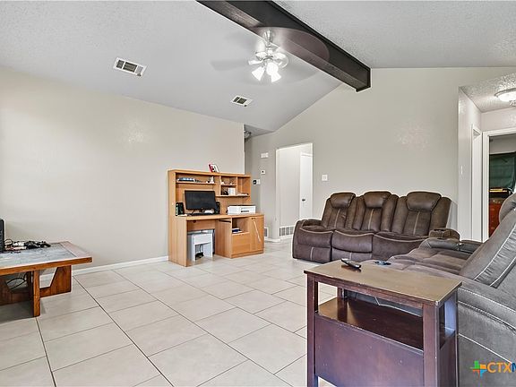 5th image of 218 Spur Dr