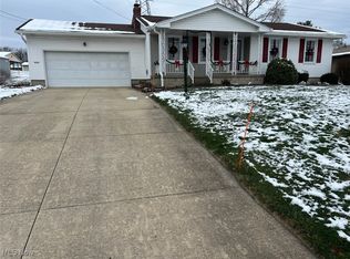 172 Lake Shore Dr #172, Struthers, OH