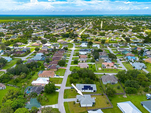 5th image of 275 SW ELDERBERRY Drive