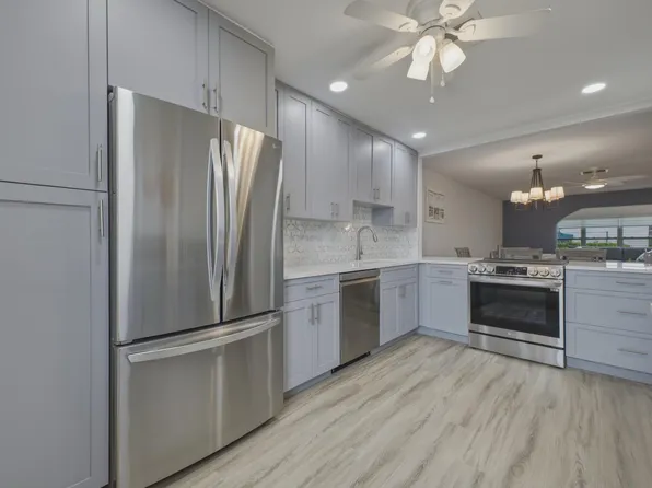 5800 W Fernley Dr W #9, Greenacres, FL 33415