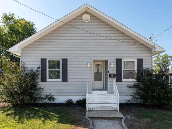 215 S Parkhill St, West Frankfort, IL 62896