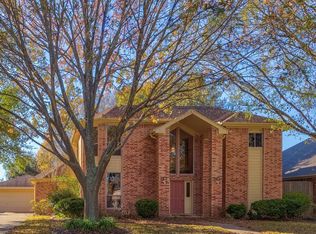 711 Crestwood Dr, Seabrook, TX 77586