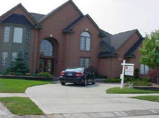 2394 N Haff Dr, Sterling Heights, MI