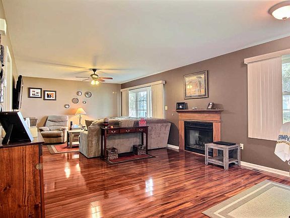 4th image of 8606 Kelly Dr