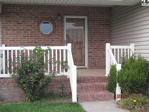 2nd image of 44 E Detroit Dr