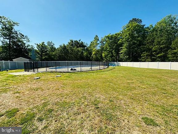 3rd image of 19305 Greens Crossing Ct