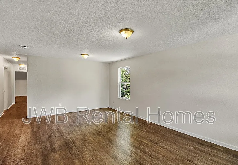 7952 Dekle Ave — Photo 4