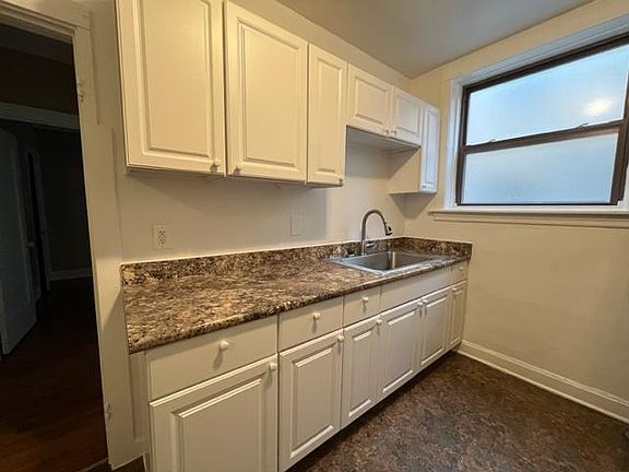 3rd image of 5937 N Paulina St APT 2E