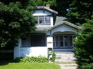 1519 S Carroll Ave, Freeport, IL 61032