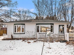 23194 Van Resort Dr, Mendon, MI