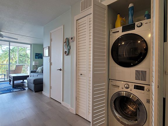 4th image of 200 Harborview Dr APT 103
