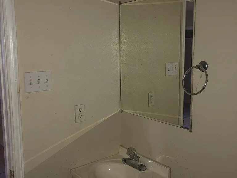 2406 Dubreuil St — Photo 28