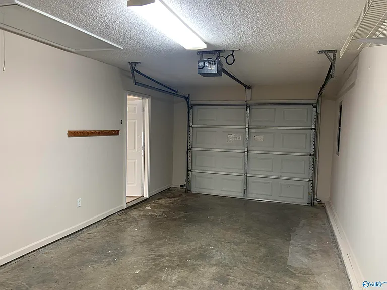 2721 Columns Way SW — Photo 3