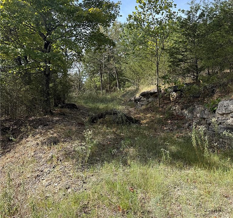 1st image of 16 Oak Point Ln #3