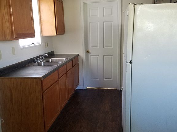 2nd image of 748 Demaret Dr