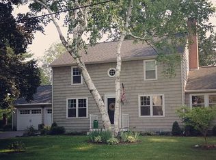 4 Woodlawn Ave, Hampton Falls, NH 03844