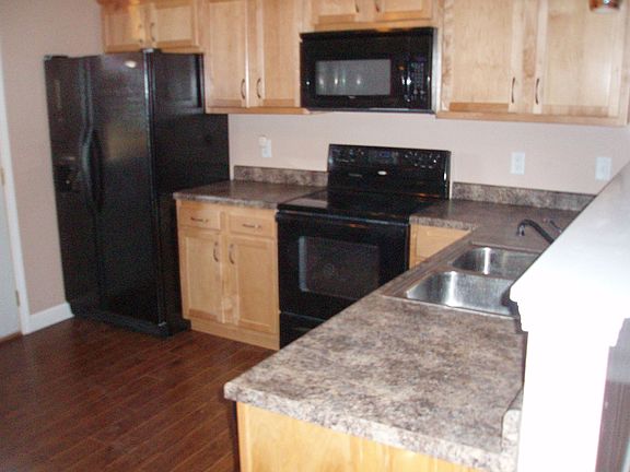 Kitchen with all appliances staying
