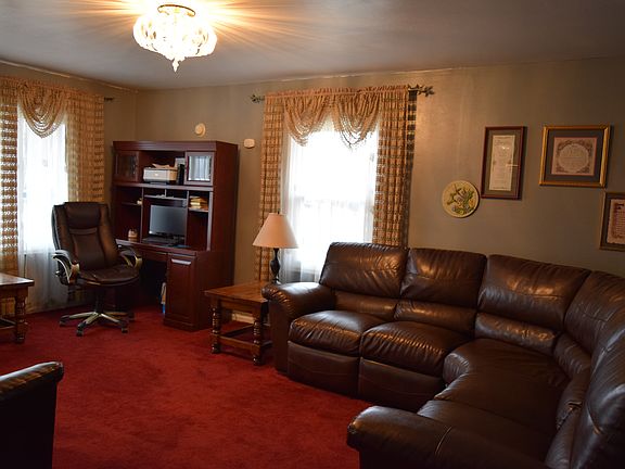 2nd image of 222 George St