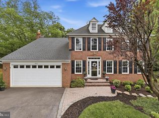 8521 Century Oak Ct, Fairfax Station, VA 22039