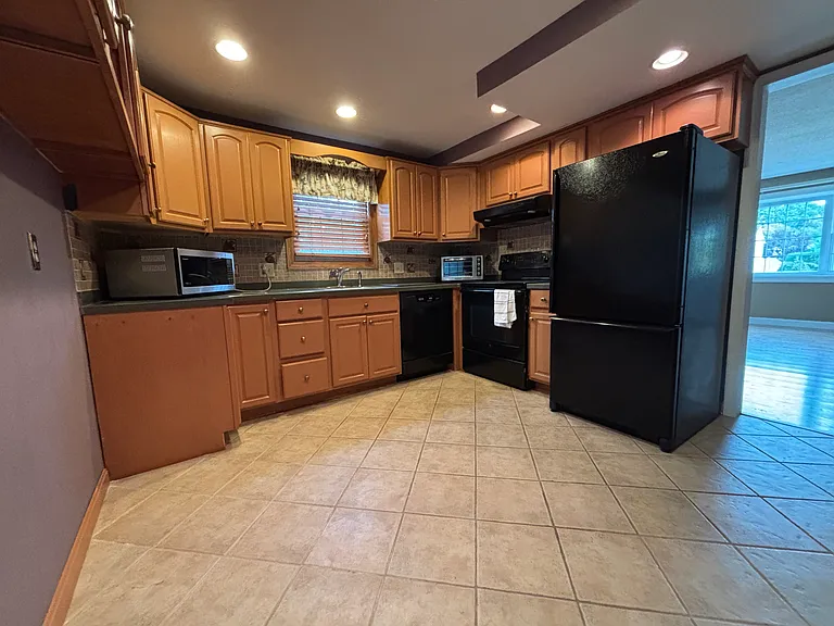 11-15 Marie Ln — Photo 5