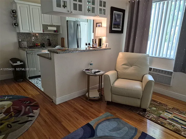 659 Meridian Ave #14 — Photo 4