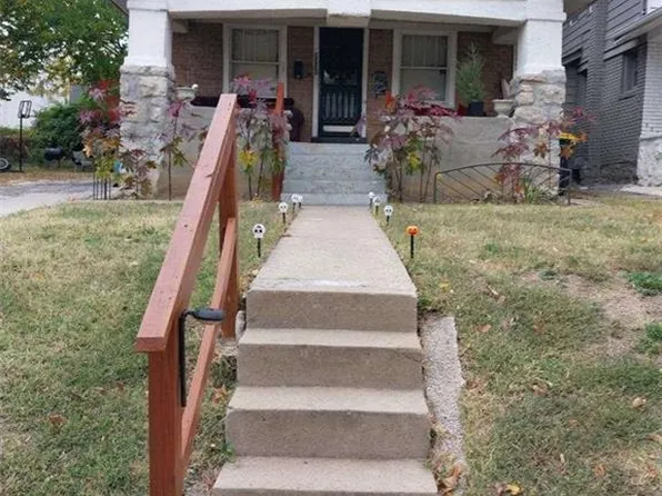 3330 Bales Ave, Kansas City, MO 64128