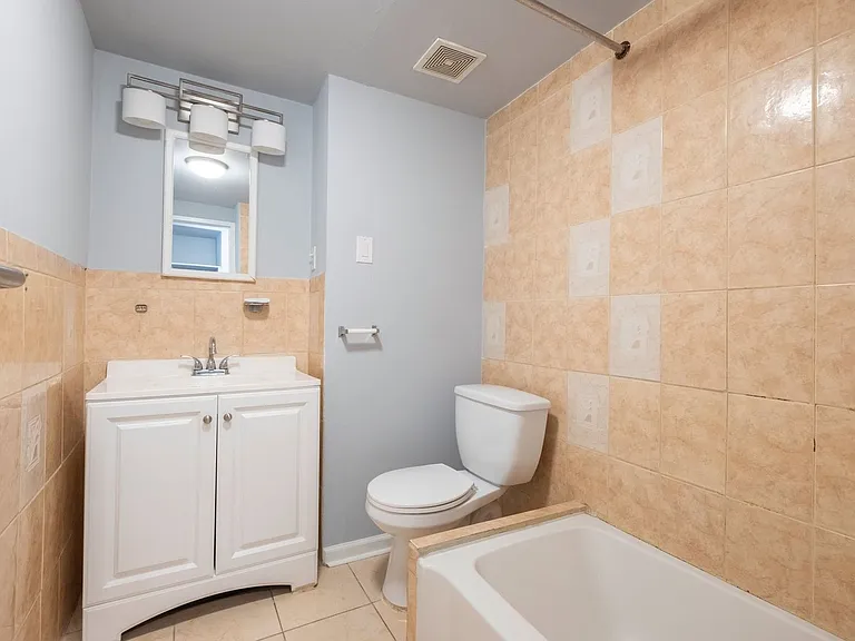 1621 Ogden St — Photo 18
