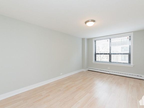 4th image of 445 W Wellington Ave APT 5E