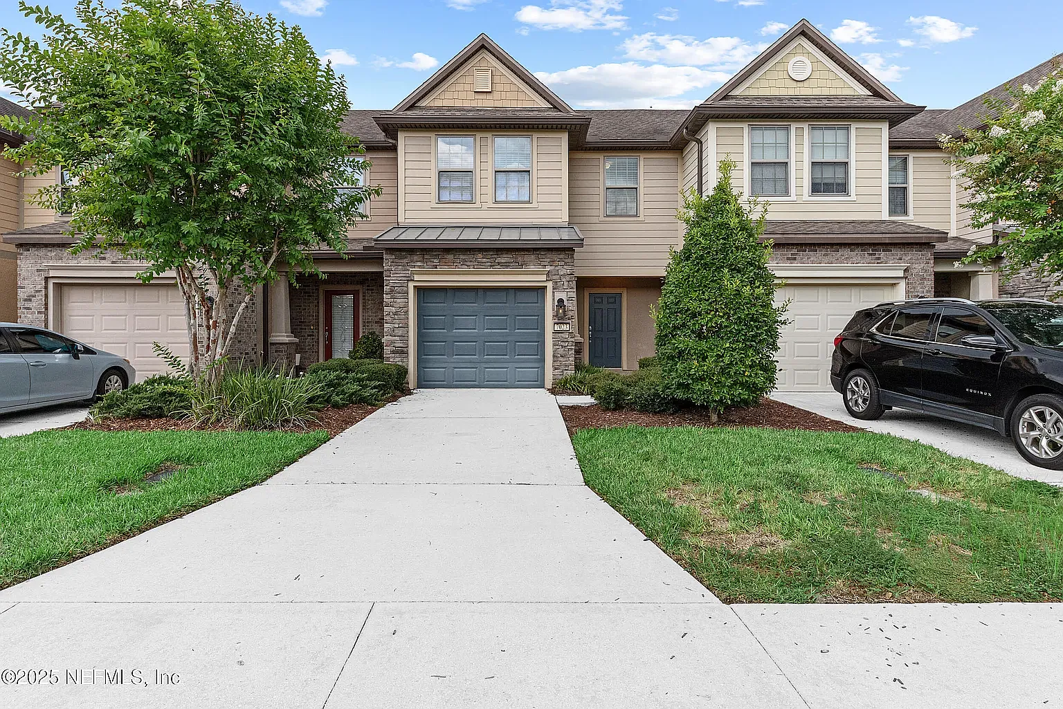 3 bed, 2.5 bath, 1516 sqft, $2,050 — Photo 2