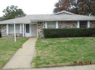 1301 Sandy Cir, Irving, TX 75060